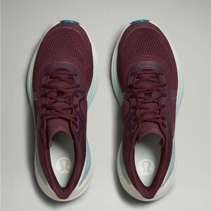 Lululemon Blissfeel Womens Running Shoe in Cassis Ocean Air Hazy Jade Size 9.5